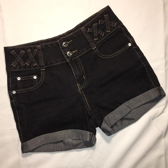 Alissa’s Jeans Highrise Cuff Stretch Denim Shorts - Picture 13 of 16